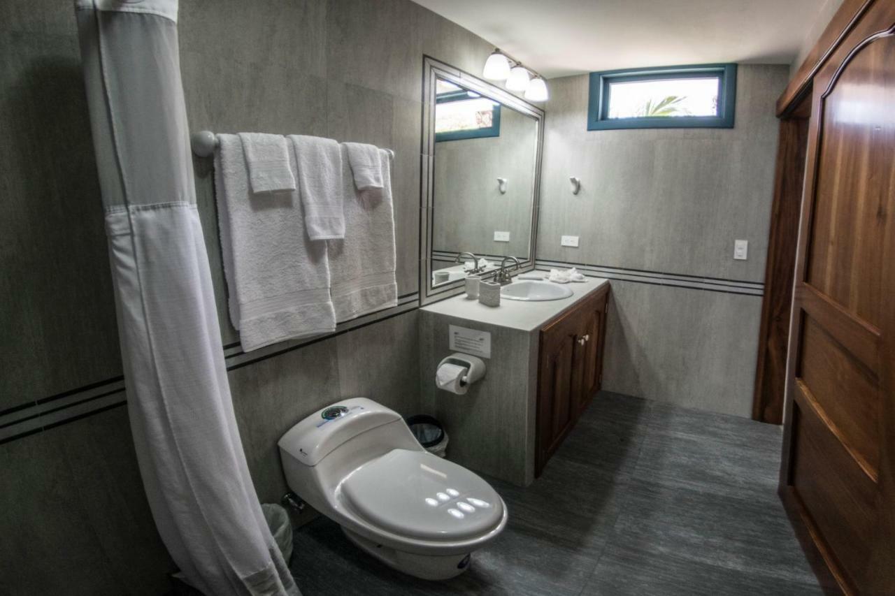 The Isabela Beach House 푸에르토빌라밀 외부 사진